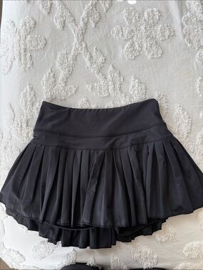 Gold Hinge Black Pleated Skirt